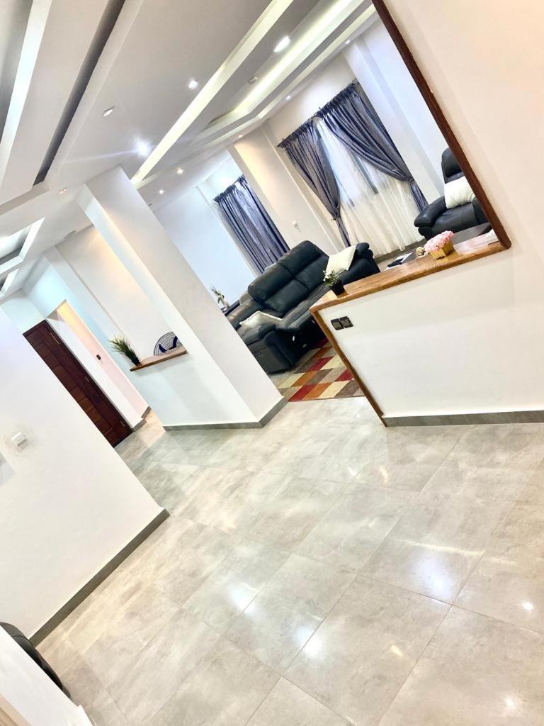 Luxury Suites Chester One Дакар Экстерьер фото