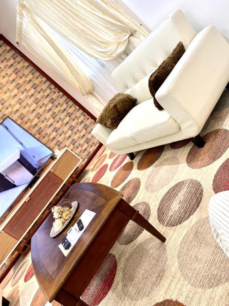 Luxury Suites Chester One Дакар Экстерьер фото